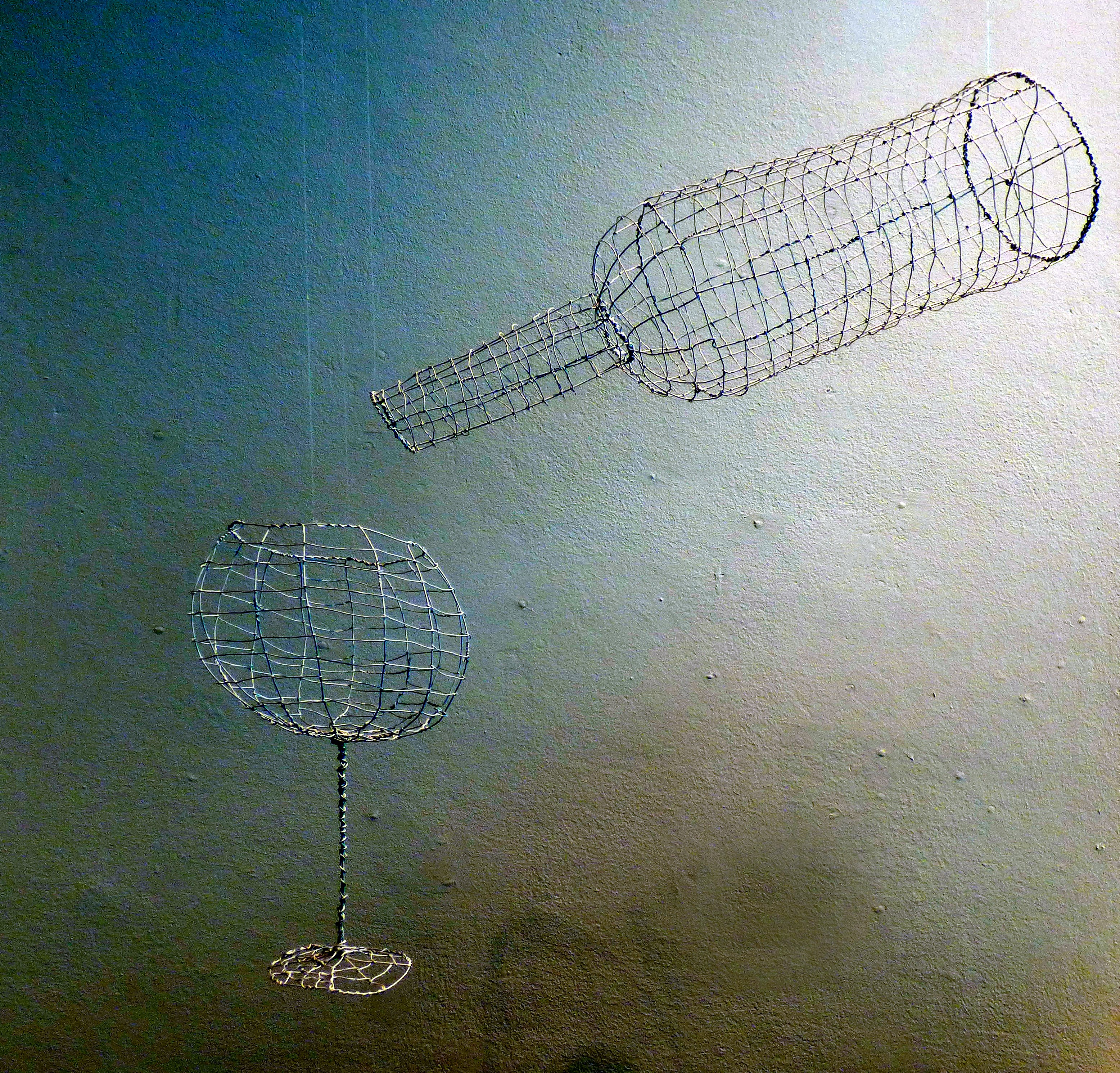 WINE & DINE by Nabila Nagi, wire sculpture, Textile 21 at World of Glass, St Helens 2016
