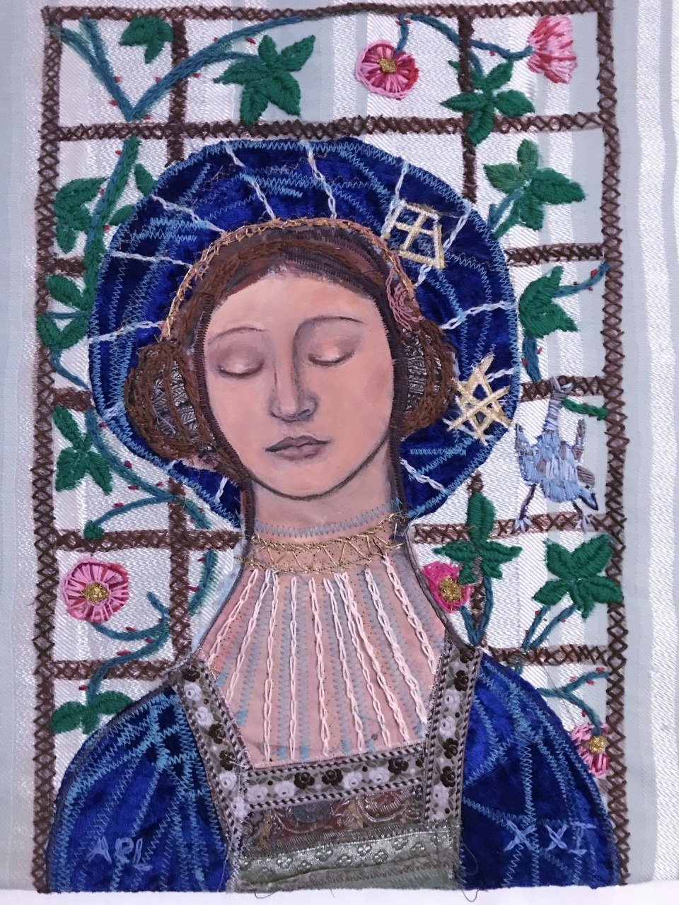 TUDOR LADY by Alice Lenkiewicz, embroidery inspired by wooden statue of a Tudor lady with William Morris wallpaper in the background, MEG display at NW Regional Day 2021