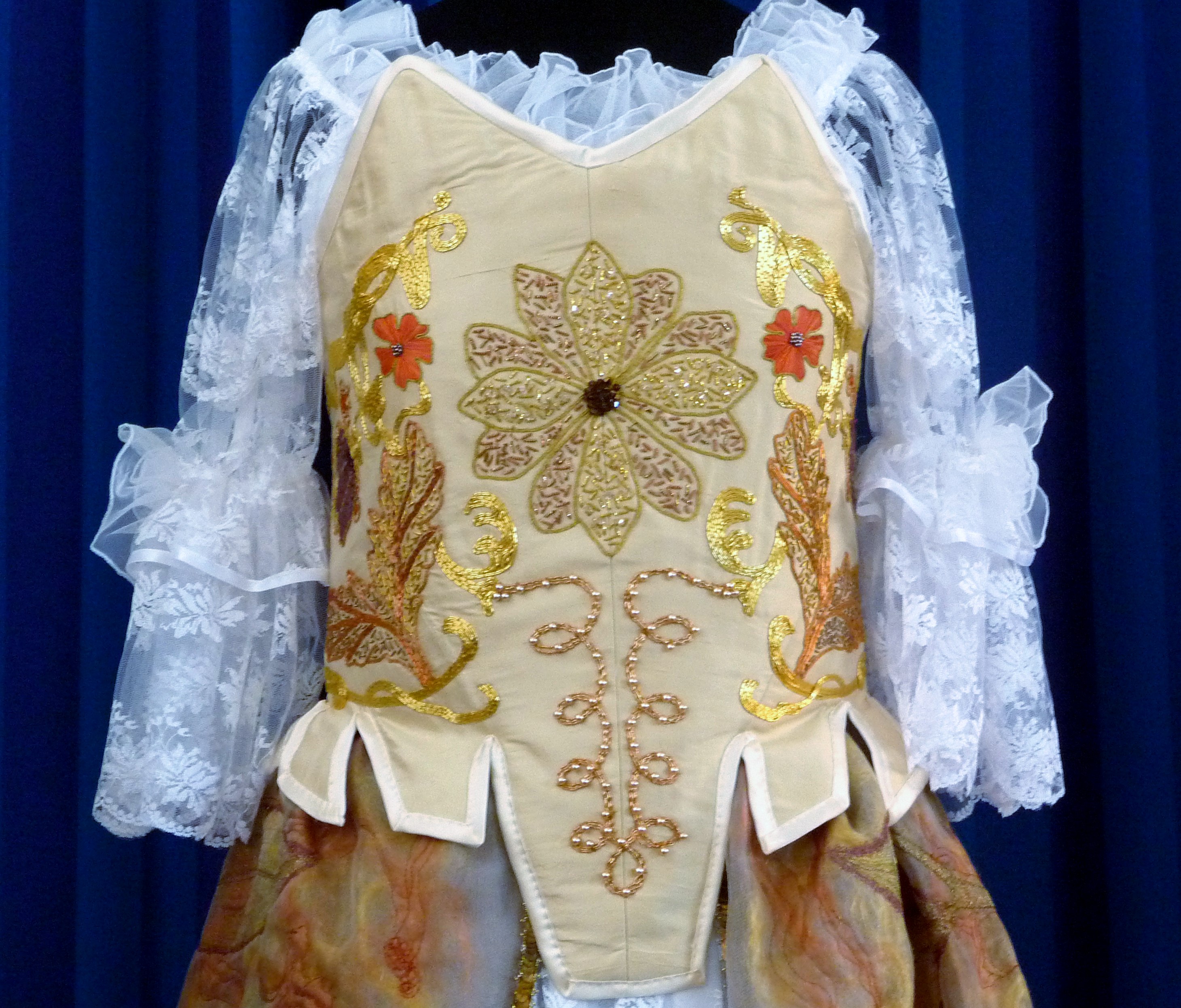 detail of corset made by Gill Roberts. 2015 NW Regional Rose Bowl First Prize winner
