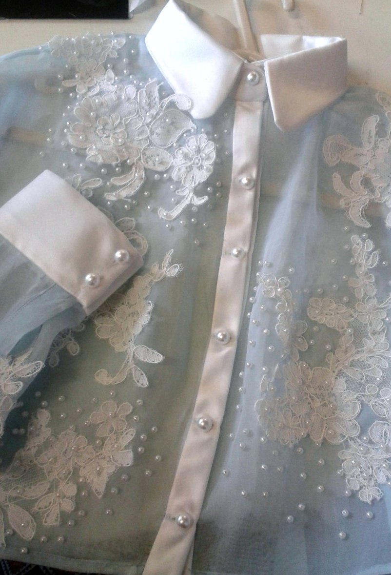 detail of embroidery by Niamh Conway MEG 2015 Joint Bursary winner