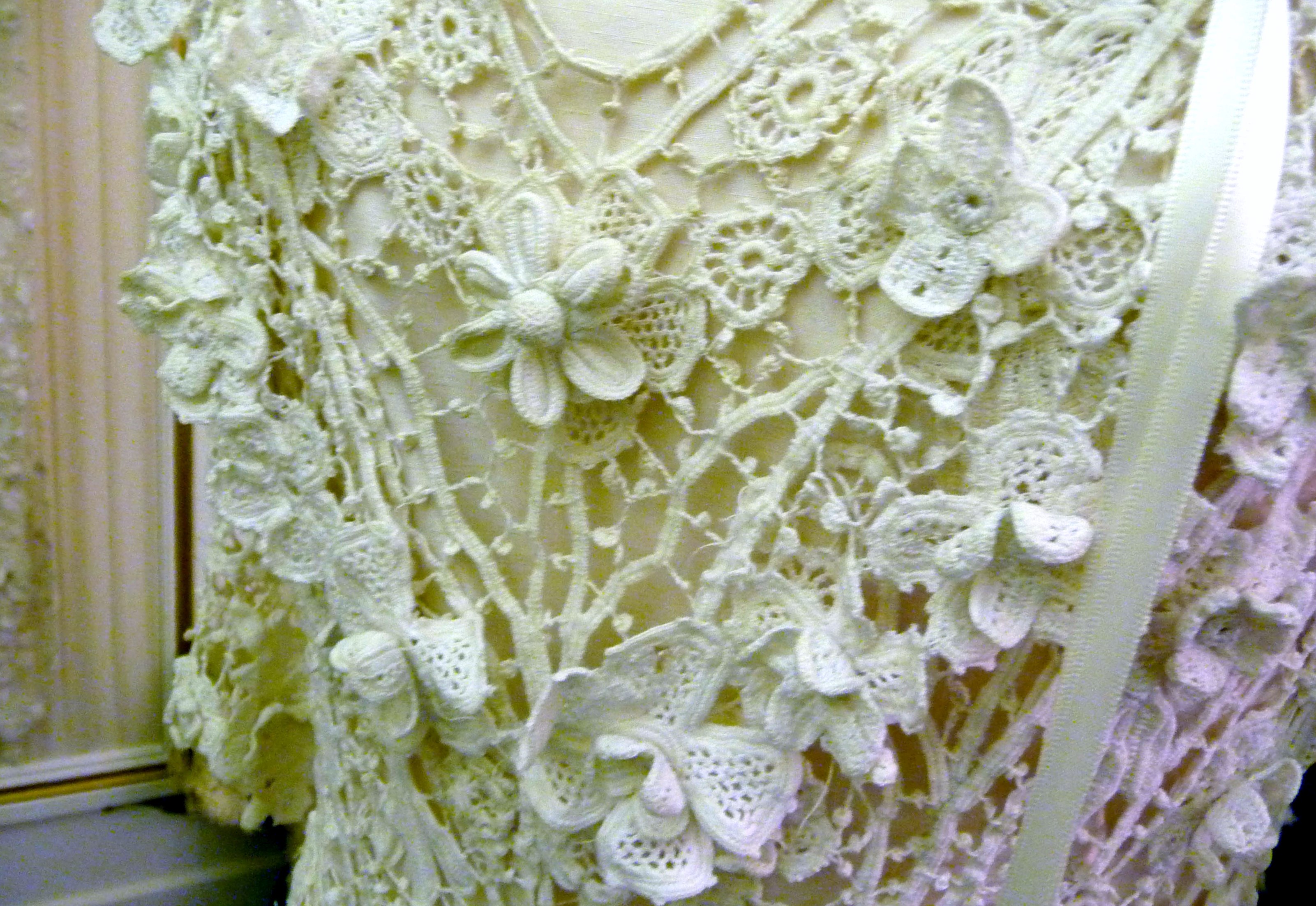 detail of Irish crochet wedding gown 1900