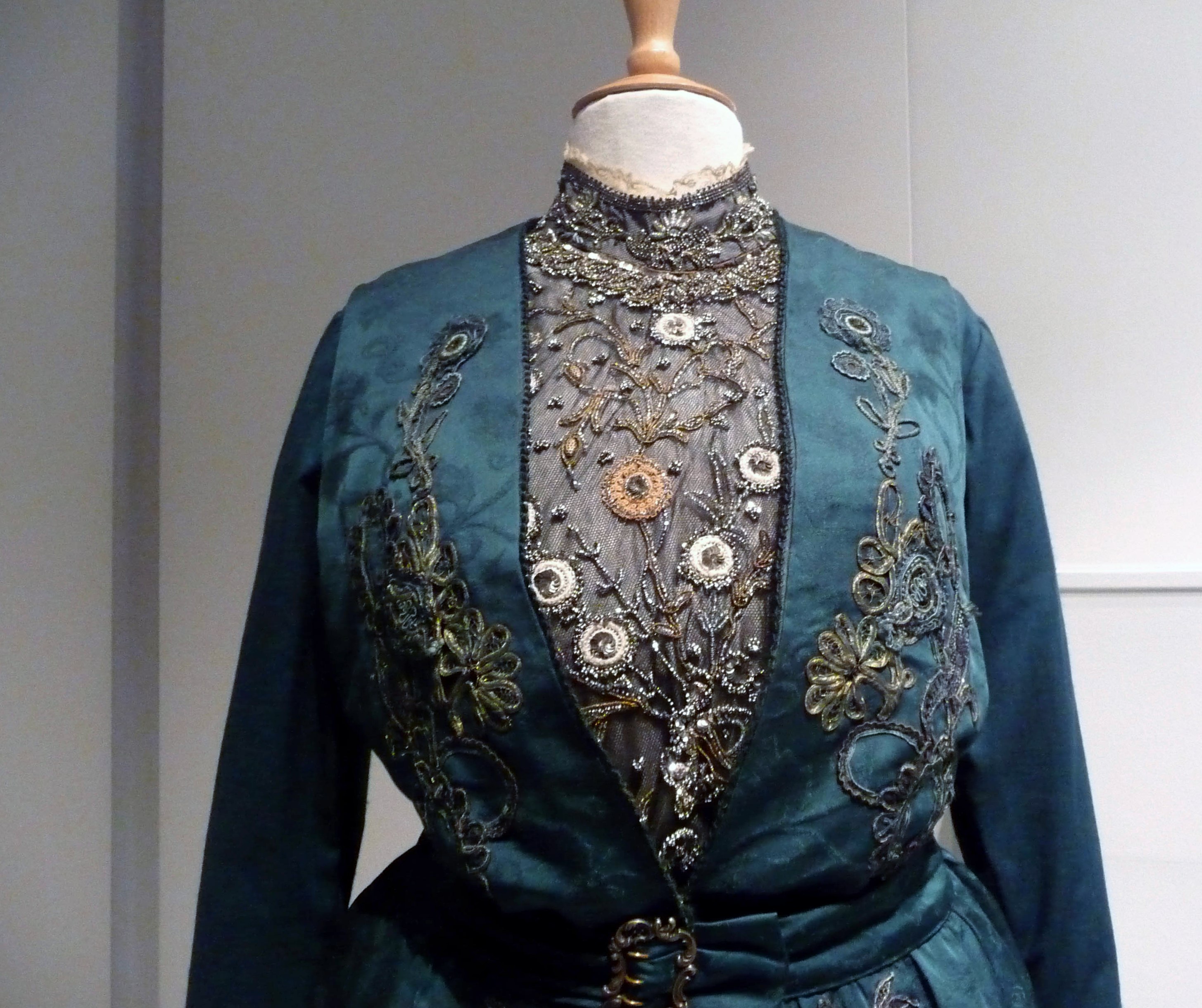 (detail) DAY DRESS, silk with embroidered detail, made by Cosprop, 2009. Worn by Dame Maggie Smith as Dowager Countess of Grantham in Downton Abbey