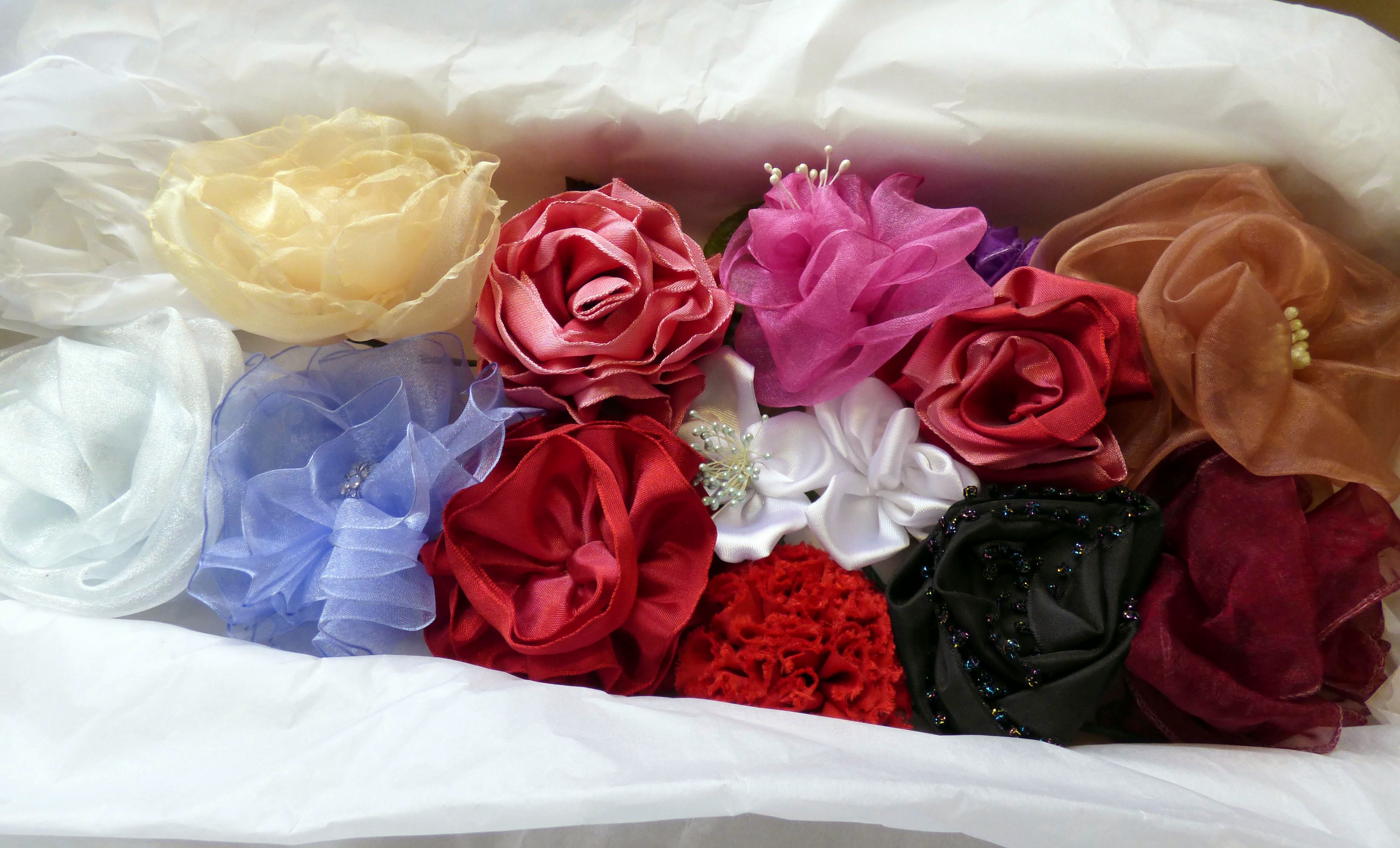 samples by Gill Roberts at "The Art of Flowers" Workshop with Gill Roberts, Feb 2019
